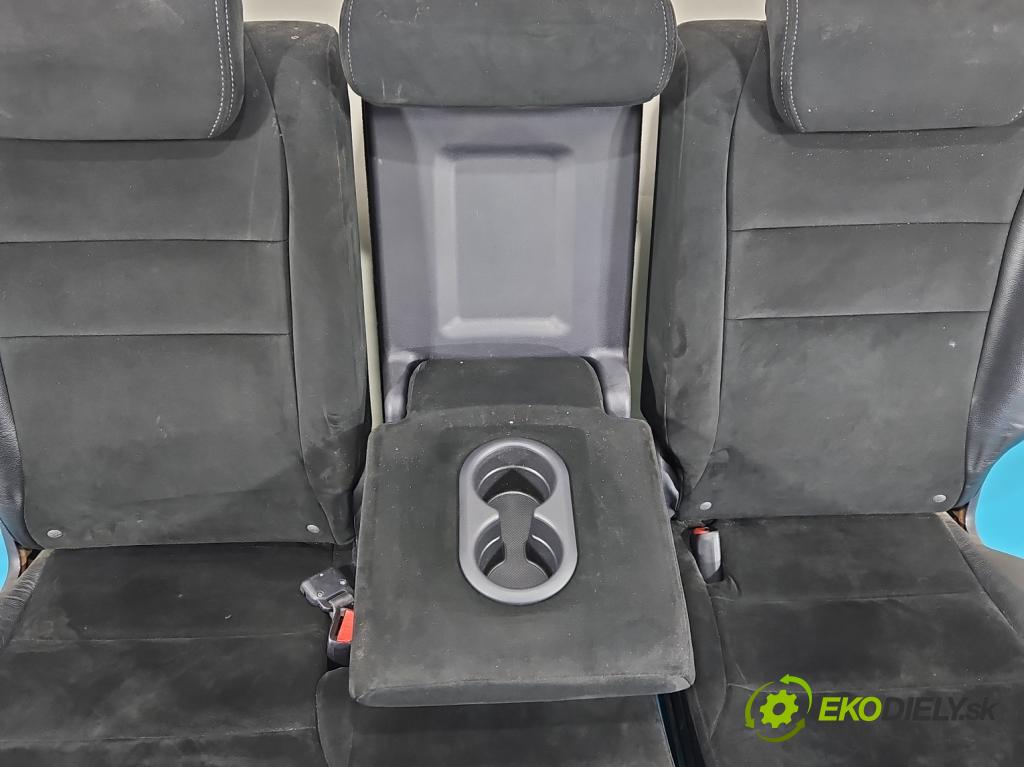Honda CR-V III 2006-2011 2.2 i-CTDi 150 HP manual 110 kW 2199 cm3 5- Pohovka: zadné (Sedadlo)