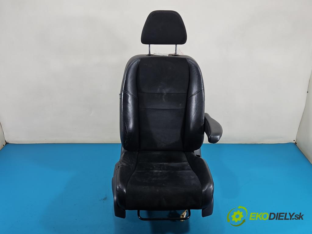 Honda CR-V III 2006-2011 2.2 i-CTDi 150 HP manual 110 kW 2199 cm3 5- Sedačka pravý  (Sedadlo)