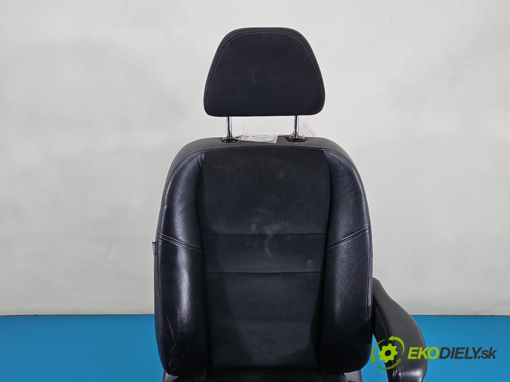 Honda CR-V III 2006-2011 2.2 i-CTDi 150 HP manual 110 kW 2199 cm3 5- Sedačka pravý  (Sedadlo)