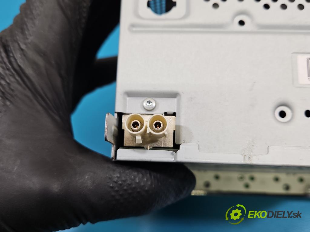 Vw Passat B7 2010-2014 2.0 tdi 140 HP manual 103 kW 1968 cm3 5- Radio originál 1K0035186AN