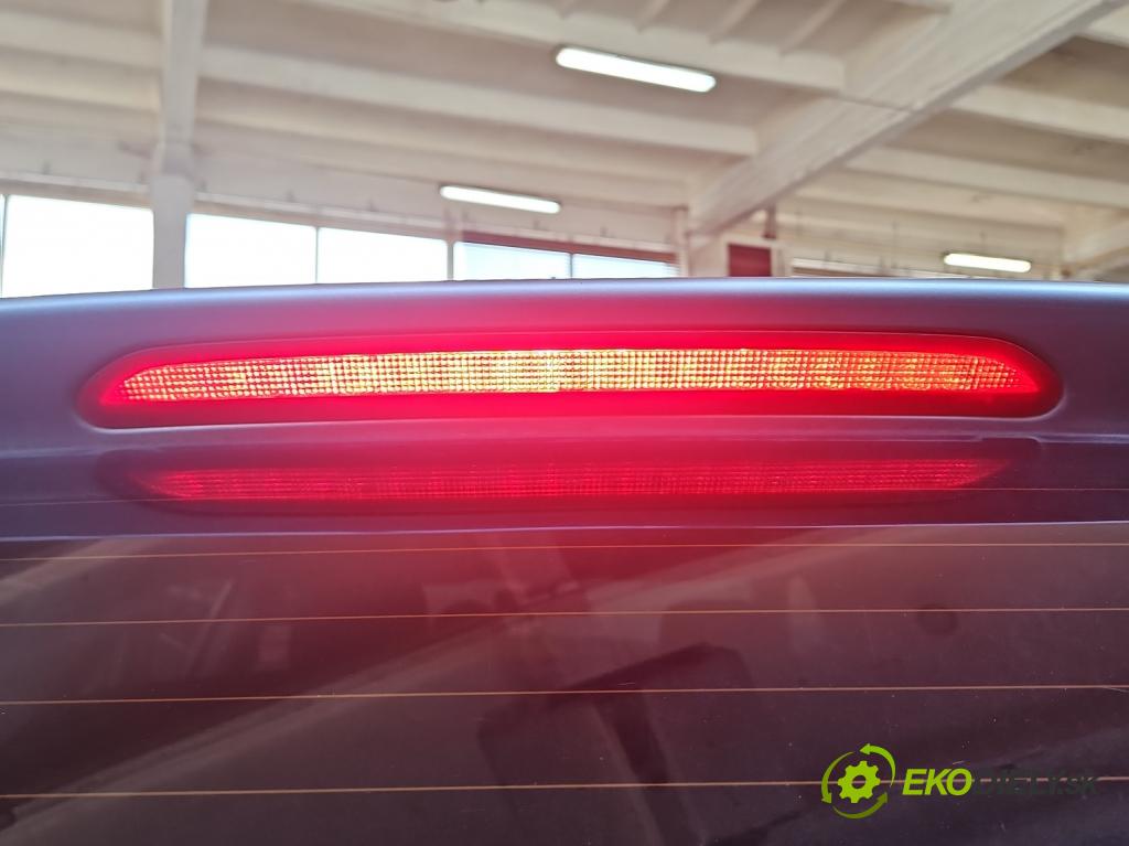 Vw Passat B7 2010-2014 2.0 tdi 140 HP manual 103 kW 1968 cm3 5- světlo: stop: 1K6945097A