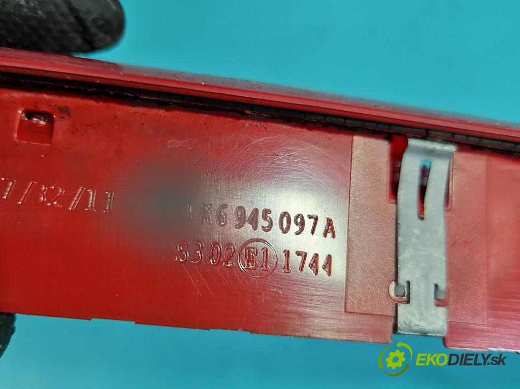 Vw Passat B7 2010-2014 2.0 tdi 140 HP manual 103 kW 1968 cm3 5- světlo: stop: 1K6945097A