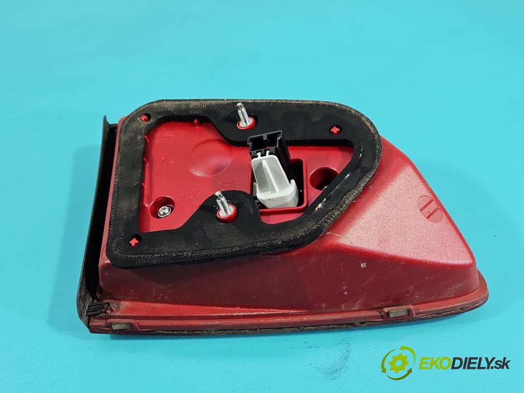 Vw Passat B7 2010-2014 2.0 tdi 140 hp manual 103 kW 1968 cm3 5- světlo zadní pravé  (Klika dveří ostatní)