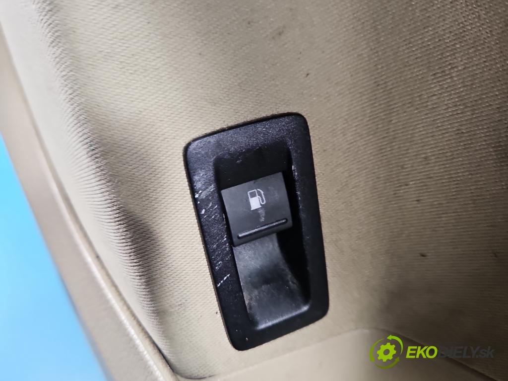 Vw Touran I 2003-2015 2.0 tdi 140 hp manual 103 kW 1968 cm3 5- Tapacír: dveře přední levé