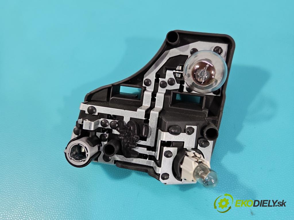 Vw Touran I 2003-2015 2.0 tdi 140 hp manual 103 kW 1968 cm3 5- světlo zadní pravé 1T0945094 (Klika dveří ostatní)