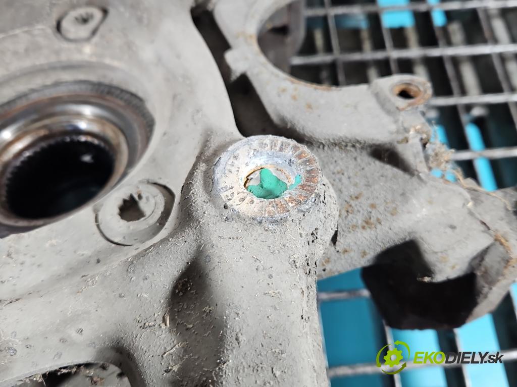 Audi A5 8T 2007-2016 1.8 TFSI 170 HP manual 125 kW 1798 cm3 2- náboj pravé  (Náboj kolesa)