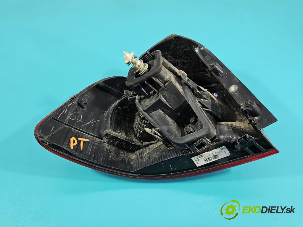 Vw Golf VI 2008-2013 1.6 tdi 105 HP manual 77 kW 1598 cm3 5- svetlo / reflektor zadné pravé 5K0945096E (Kľučka dverí ostatné)