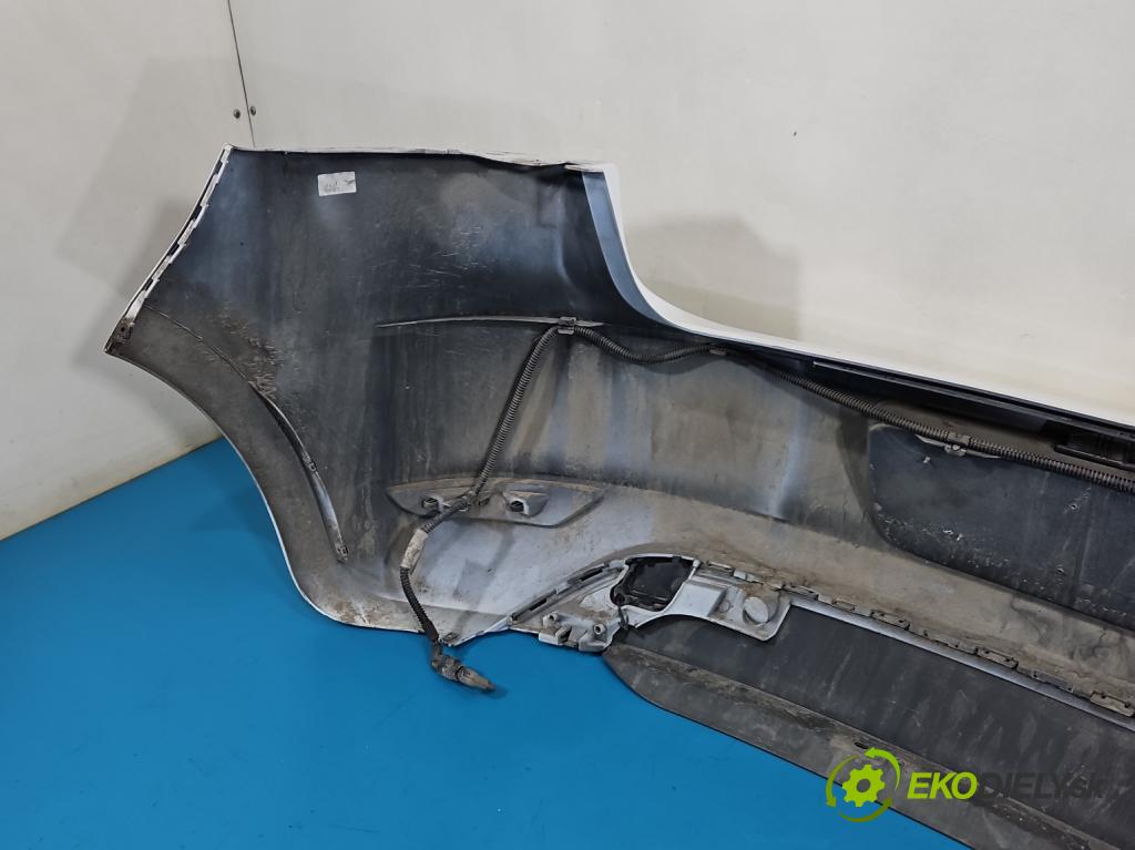 Vw Golf VI 2008-2013 1.6 tdi 105 HP manual 77 kW 1598 cm3 5- nárazník zadné 5K6807421 (Kľučka dverí ostatné)