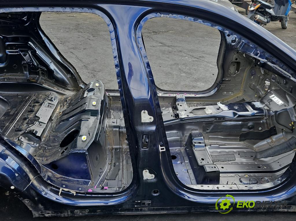 Jaguar F-Pace 16- 2.0d 241KM automatic 177 kW 1999 cm3 5- Práh: pravý  (Karoséria ostatné)