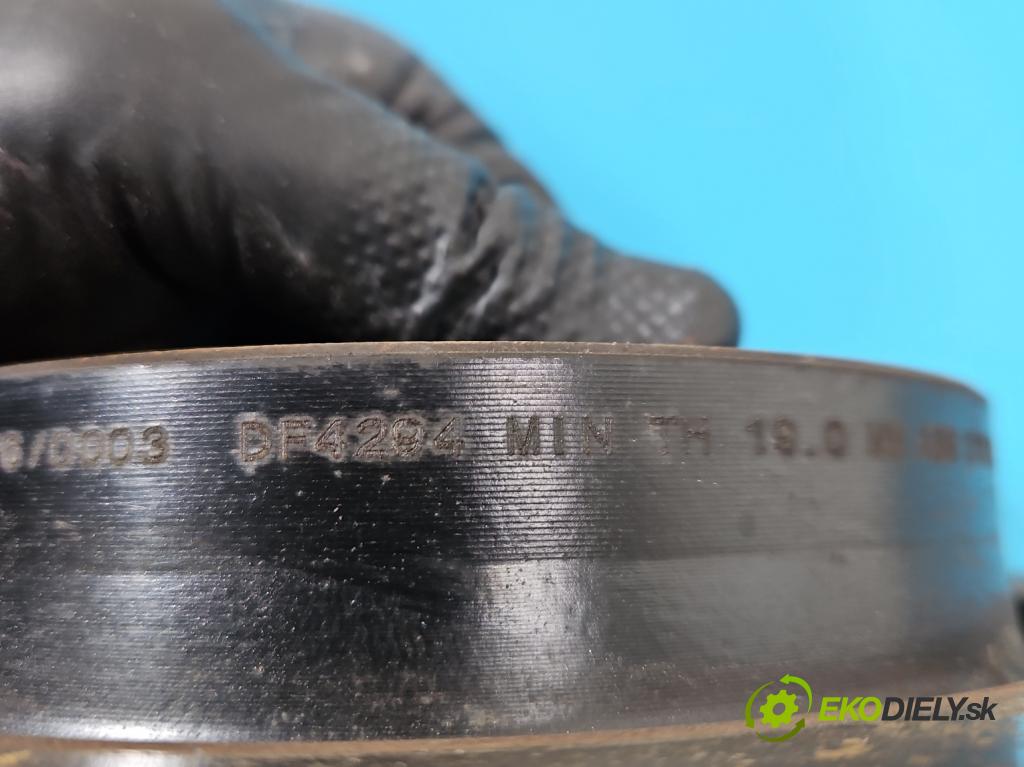 Vw Golf V 2003-2009 1.6 FSI 116 HP manual 85 kW 1598 cm3 5- Štíty: brzdové predné