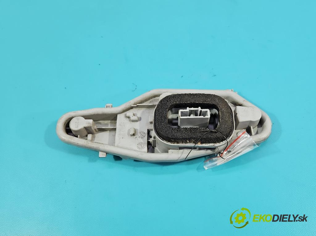 Citroen Berlingo II 2008-2018 1.6 hdi 75 HP manual 55 kW 1560 cm3 5- svetlo / reflektor zadné pravé  (Kľučka dverí ostatné)