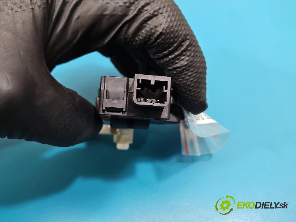 Jaguar F-Pace 16- 2.0d 241KM automatic 177 kW 1999 cm3 5- motorek topení 412650750