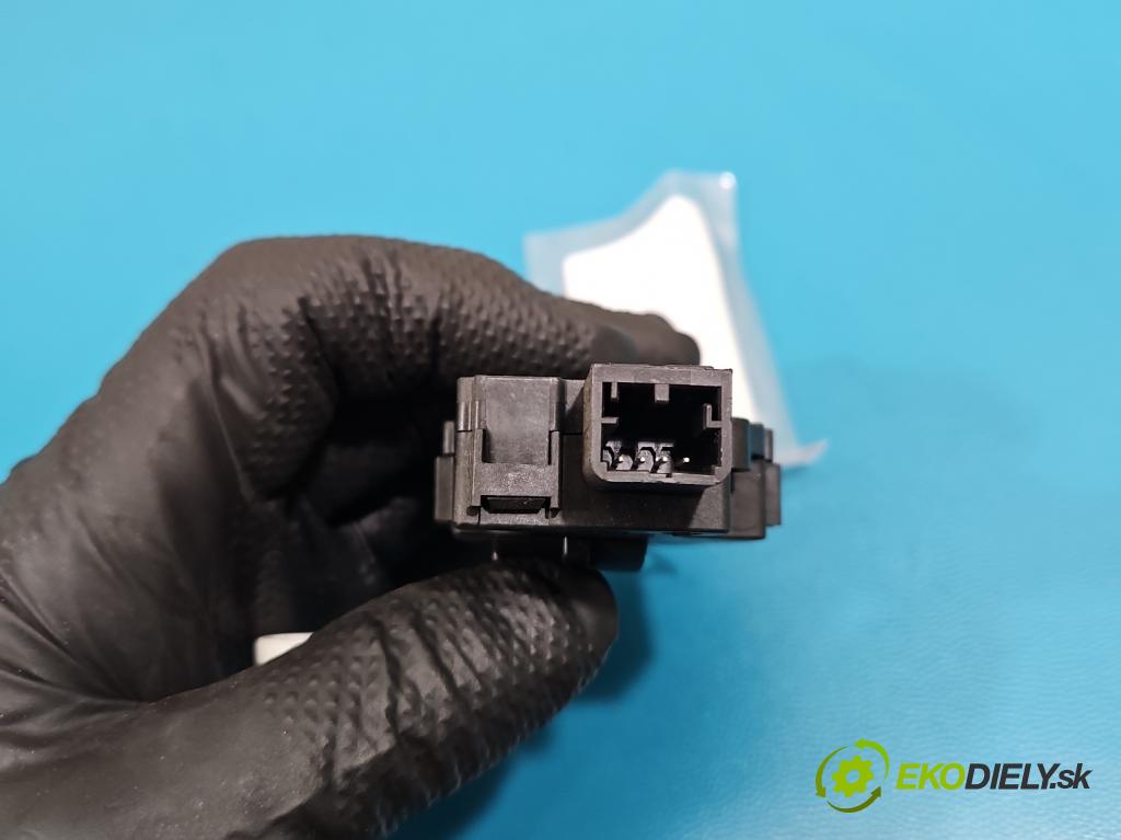 Jaguar F-Pace 16- 2.0d 241KM automatic 177 kW 1999 cm3 5- motor: kúrenia 412650750