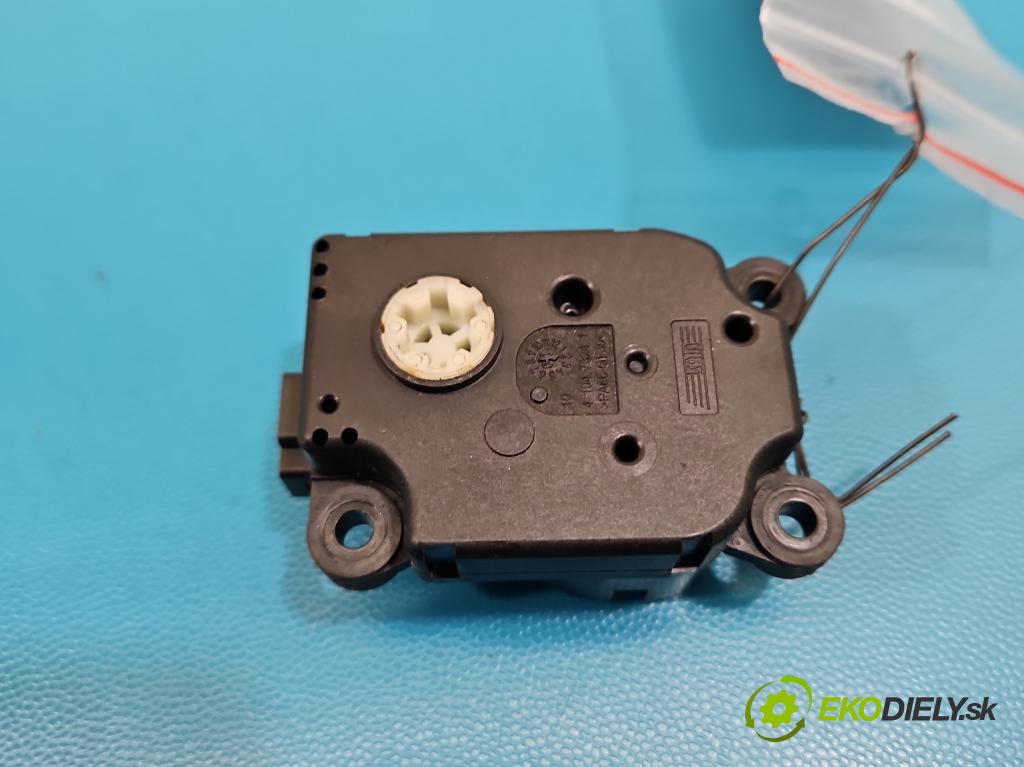 Jaguar F-Pace 16- 2.0d 241KM automatic 177 kW 1999 cm3 5- motorek topení MF113930-1370