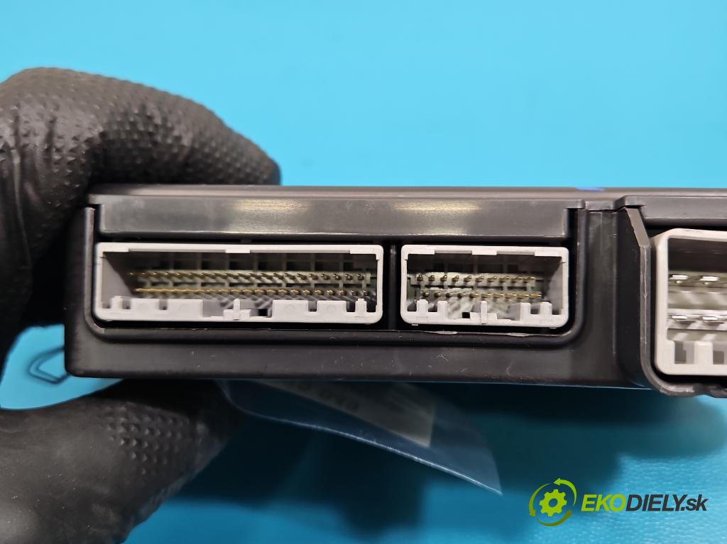 Jaguar F-Pace 16- 2.0d 241KM automatic 177 kW 1999 cm3 5- riadiaca jednotka ostatné HPLA-19H440-BD