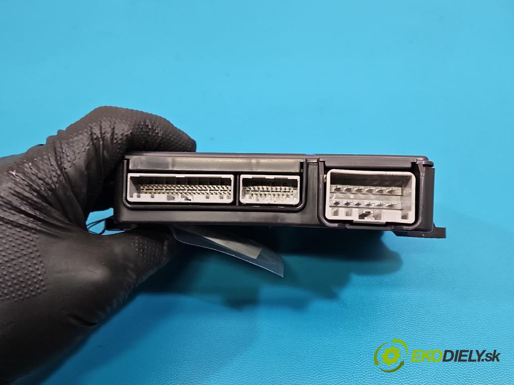 Jaguar F-Pace 16- 2.0d 241KM automatic 177 kW 1999 cm3 5- riadiaca jednotka ostatné HPLA-19H440-BD