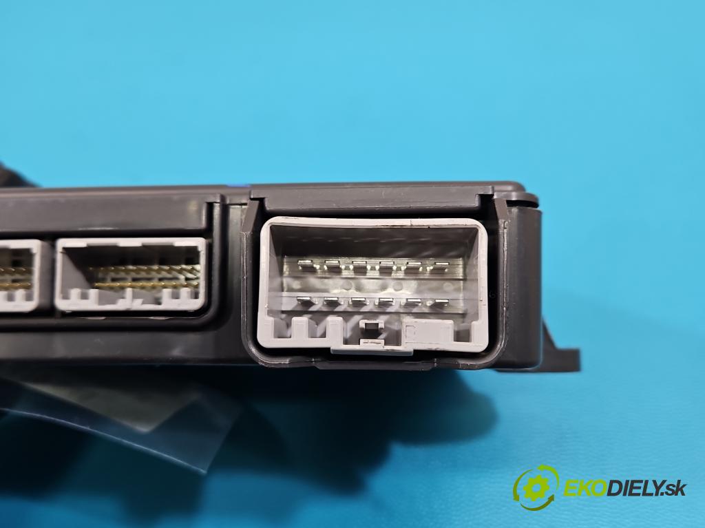 Jaguar F-Pace 16- 2.0d 241KM automatic 177 kW 1999 cm3 5- riadiaca jednotka ostatné HPLA-19H440-BD