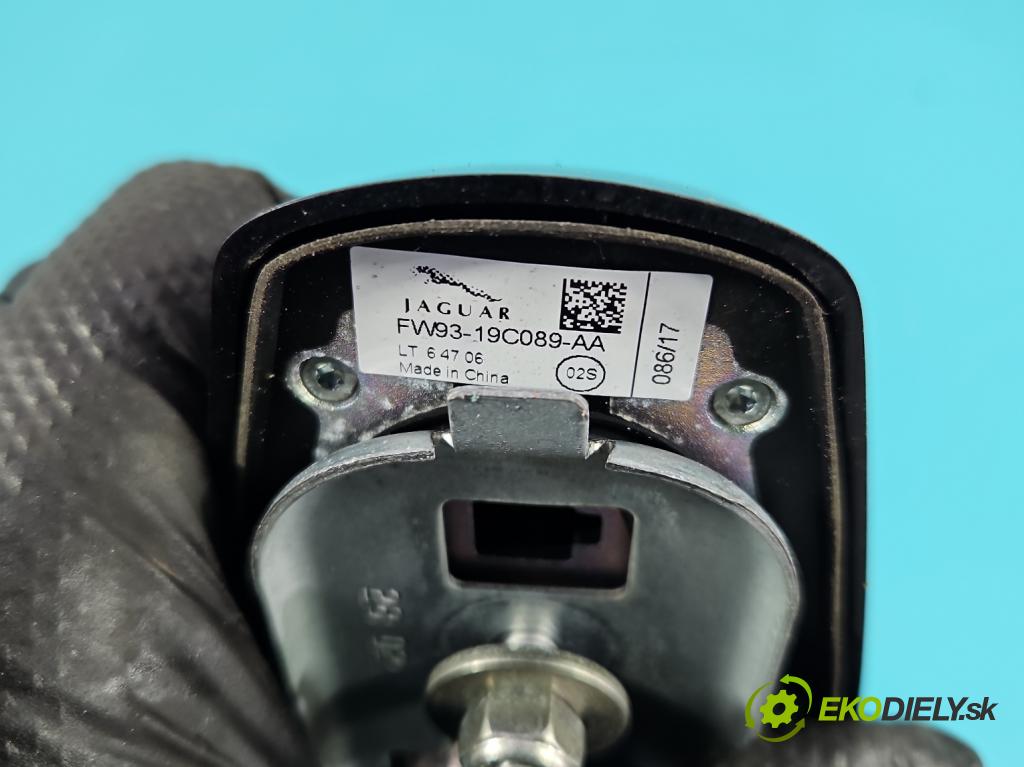 Jaguar F-Pace 16- 2.0d 241KM automatic 177 kW 1999 cm3 5- Antena FW93-19C089-AA
