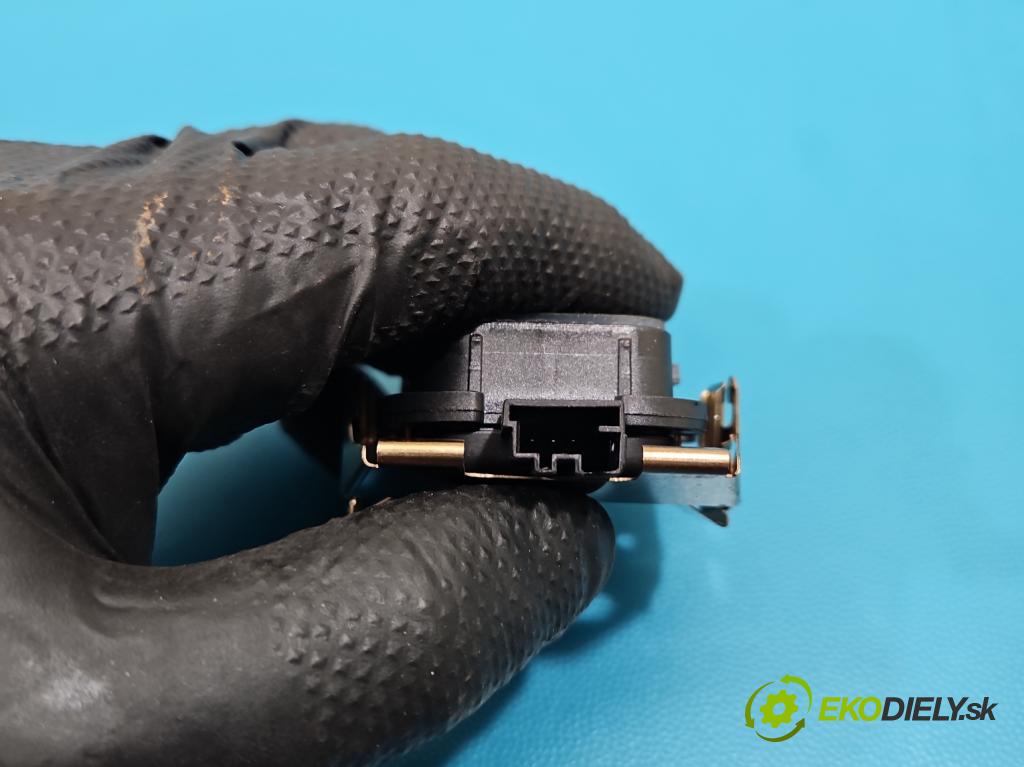 Jaguar F-Pace 16- 2.0d 241KM automatic 177 kW 1999 cm3 5- snímač déšť: CPLA-17D547-AN (Snímač deště)