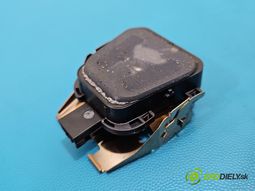 Jaguar F-Pace 16- 2.0d 241KM automatic 177 kW 1999 cm3 5- snímač déšť: CPLA-17D547-AN (Snímač deště)