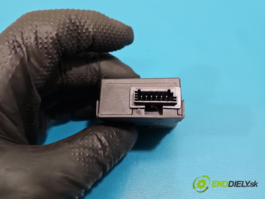 Jaguar F-Pace 16- 2.0d 241KM automatic 177 kW 1999 cm3 5- riadiaca jednotka ostatné HY32-14F012-BD