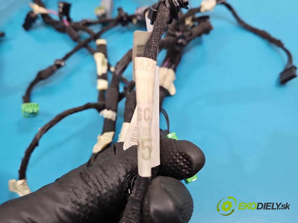 Jaguar F-Pace 16- 2.0d 241KM automatic 177 kW 1999 cm3 5- Zväzok: kufrové dvere zadné JK83-14A583-GC