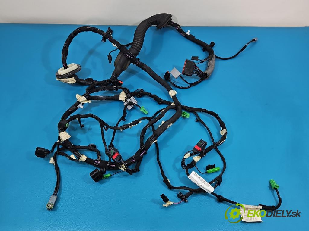 Jaguar F-Pace 16- 2.0d 241KM automatic 177 kW 1999 cm3 5- Zväzok: kufrové dvere zadné JK83-14A583-GC