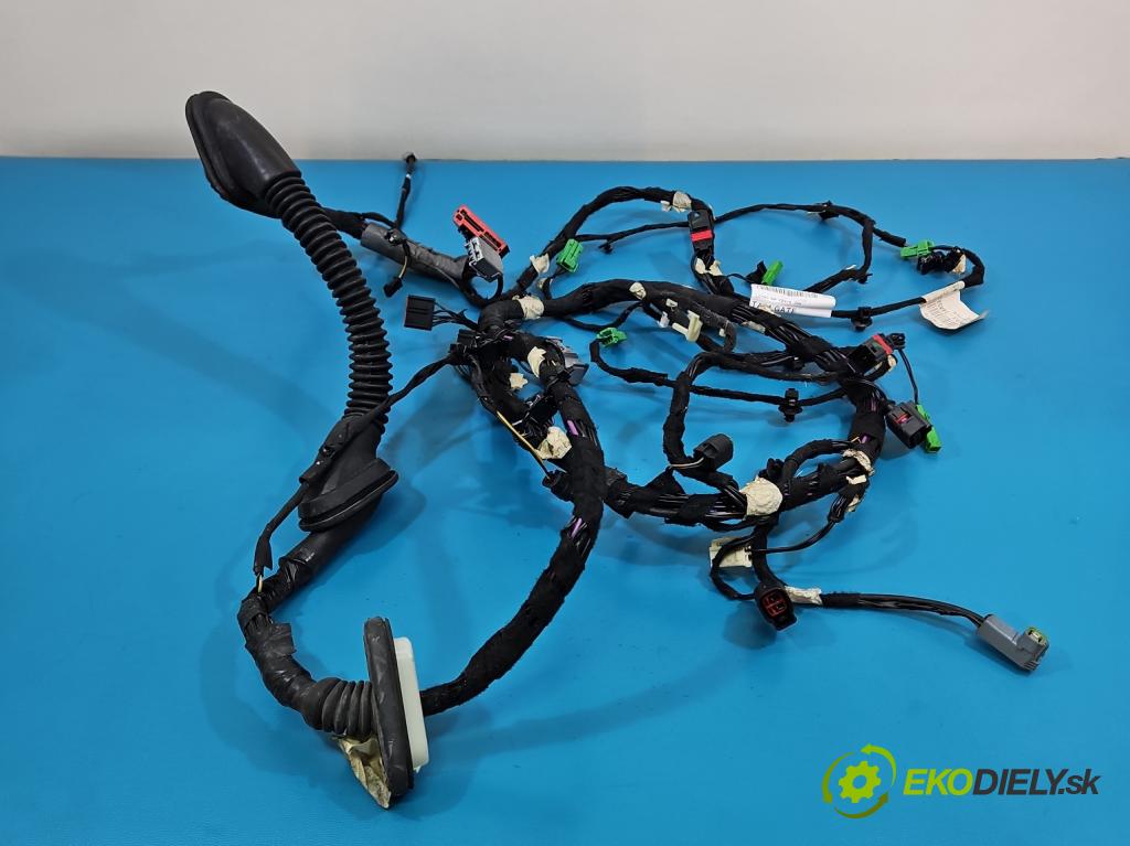 Jaguar F-Pace 16- 2.0d 241KM automatic 177 kW 1999 cm3 5- Zväzok: kufrové dvere zadné JK83-14A583-GC