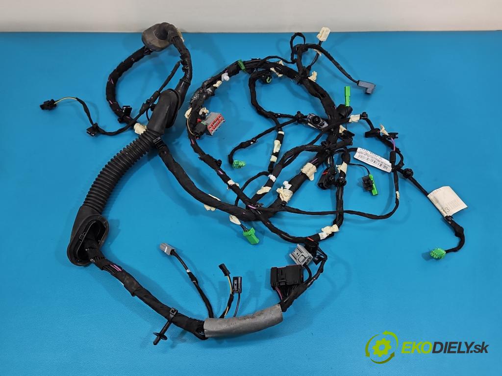 Jaguar F-Pace 16- 2.0d 241KM automatic 177 kW 1999 cm3 5- Zväzok: kufrové dvere zadné JK83-14A583-GC