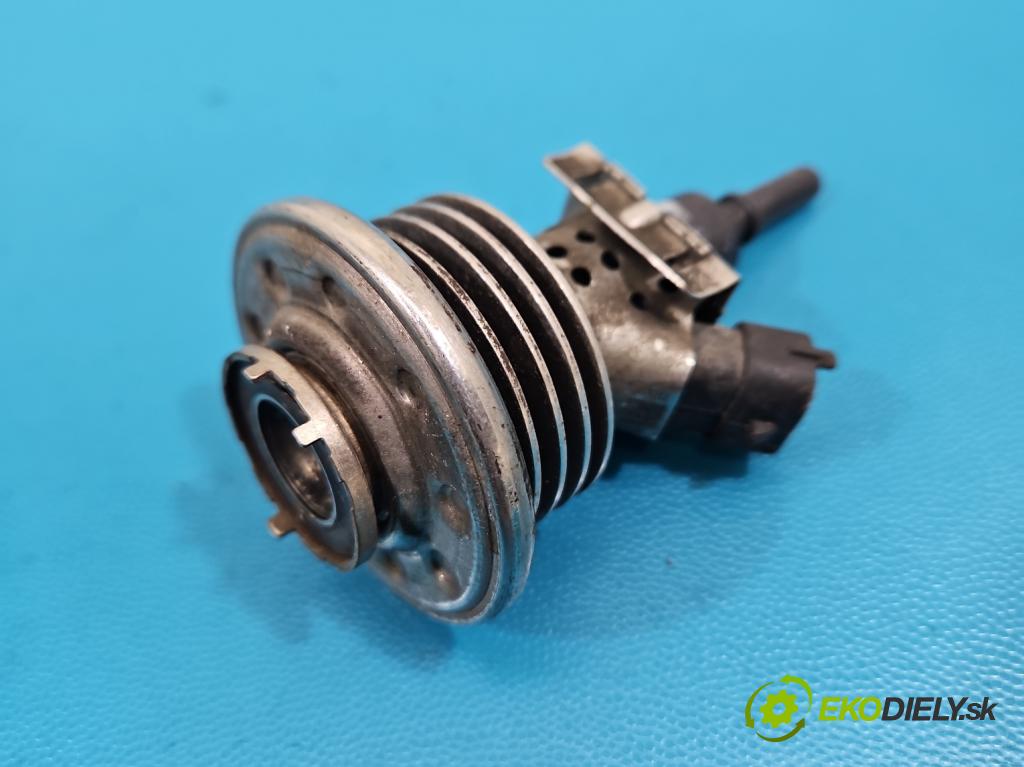 Jaguar F-Pace 16- 2.0d 241KM automatic 177 kW 1999 cm3 5- vstrek 04440210502 (Vstrekovač paliva)