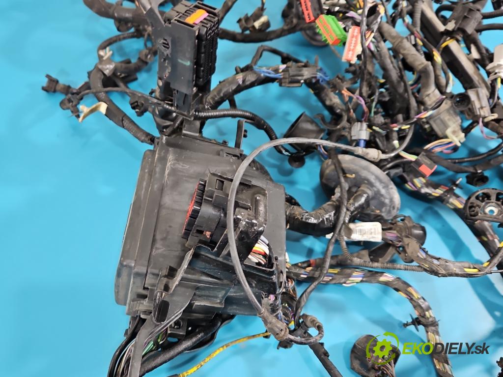 Jaguar F-Pace 16- 2.0d 241KM automatic 177 kW 1999 cm3 5- Zväzok: ostatné JK83-14290-AHC