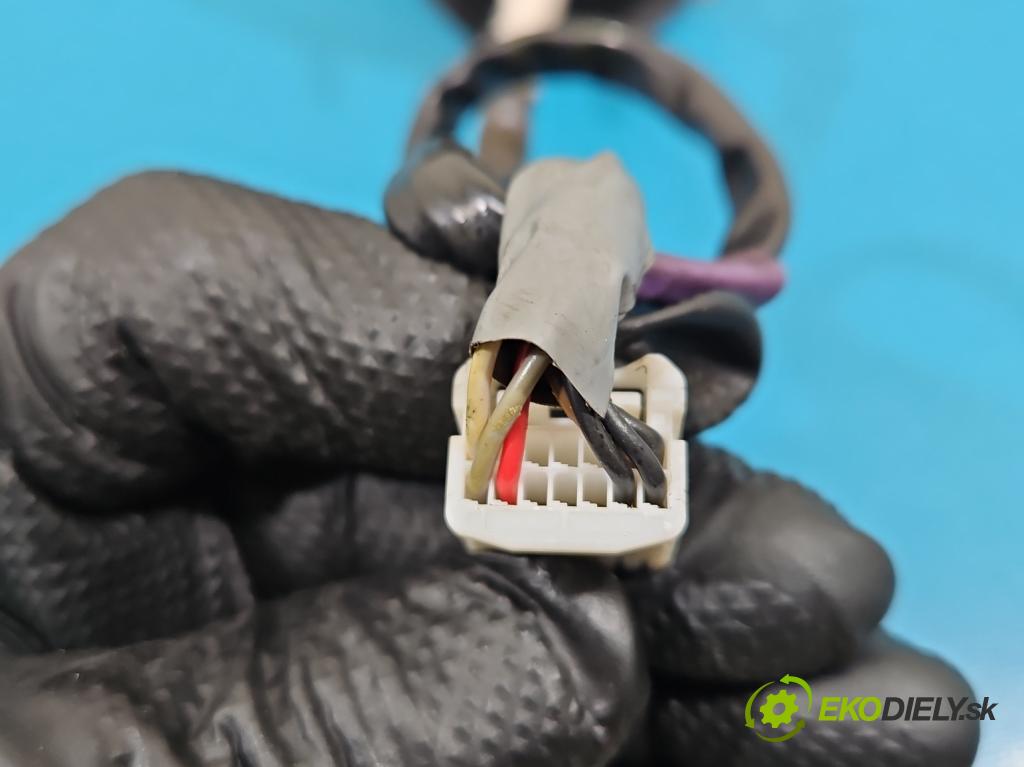 Toyota Avensis III T27 2009-2018 1.8 vvti 147 HP manual 108 kW 1798 cm3 4- zrkadlo ľavé  (Kľučka dverí ostatné)