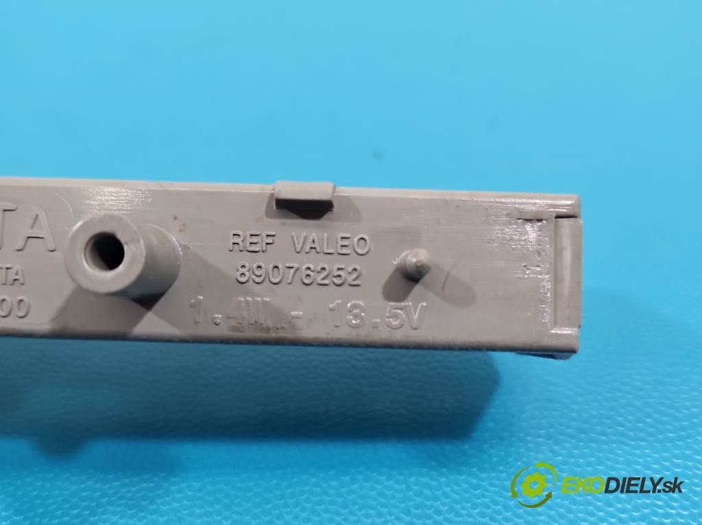 Toyota Avensis III T27 2009-2018 1.8 vvti 147 HP manual 108 kW 1798 cm3 4- světlo: stop: 81570-05100