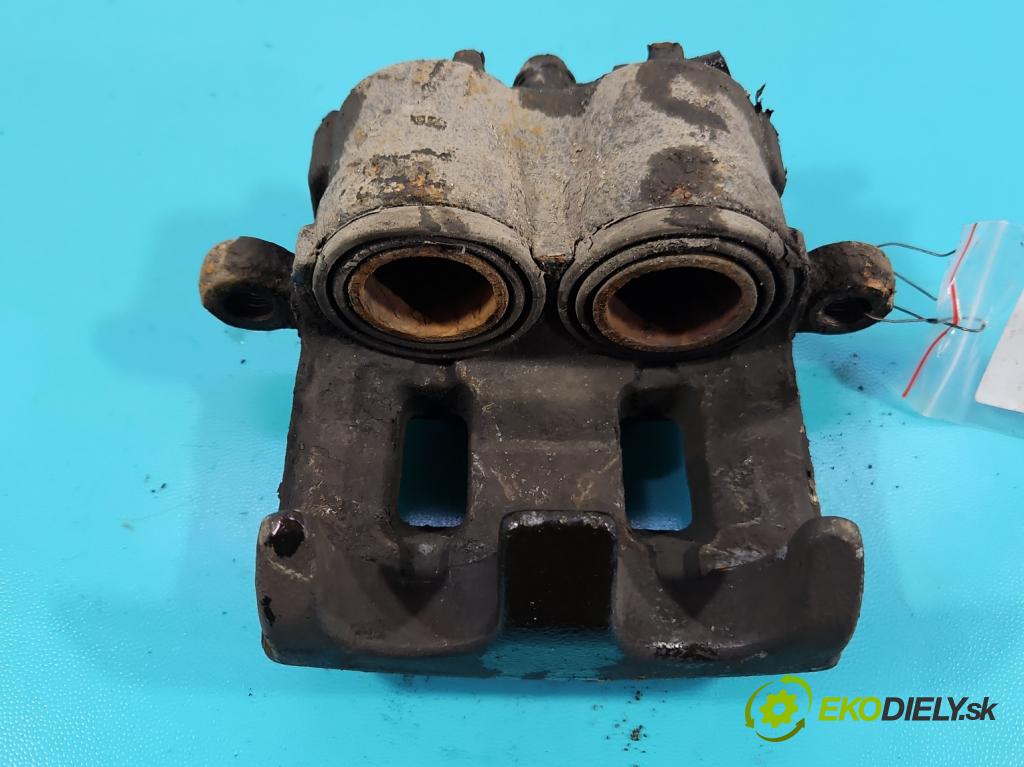 Mitsubishi Eclipse Cross  1.5 T 163 HP manual 120 kW 1499 cm3 5- brzdič predné pravý  (Kľučka dverí ostatné)