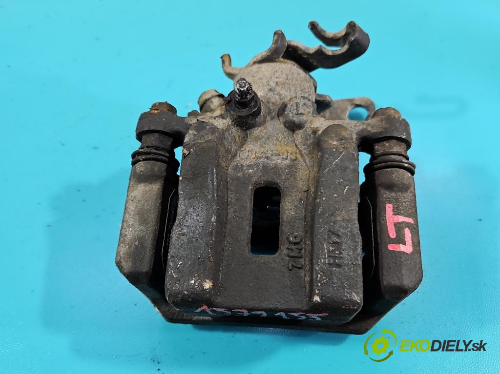 Mitsubishi Eclipse Cross  1.5 T 163 hp manual 120 kW 1499 cm3 5- brzdič zadní levý  (Klika dveří ostatní)