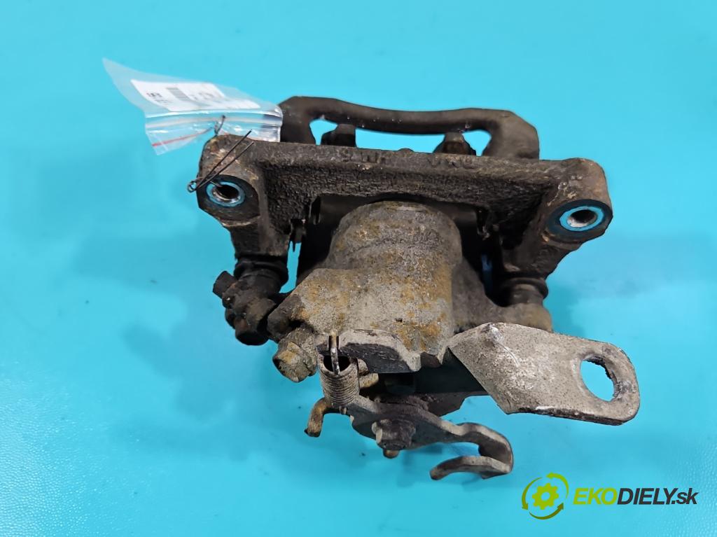 Mitsubishi Eclipse Cross  1.5 T 163 hp manual 120 kW 1499 cm3 5- brzdič zadní levý  (Klika dveří ostatní)