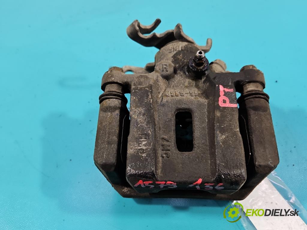 Mitsubishi Eclipse Cross  1.5 T 163 HP manual 120 kW 1499 cm3 5- brzdič zadné pravý  (Kľučka dverí ostatné)