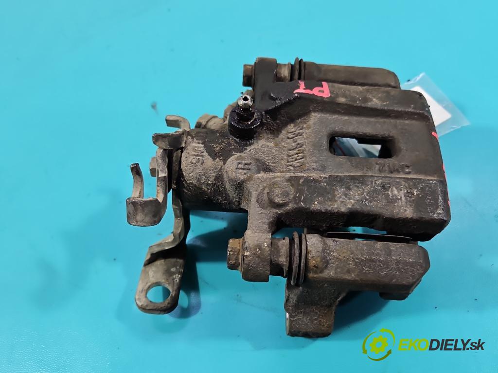 Mitsubishi Eclipse Cross  1.5 T 163 hp manual 120 kW 1499 cm3 5- brzdič zadní pravý  (Klika dveří ostatní)