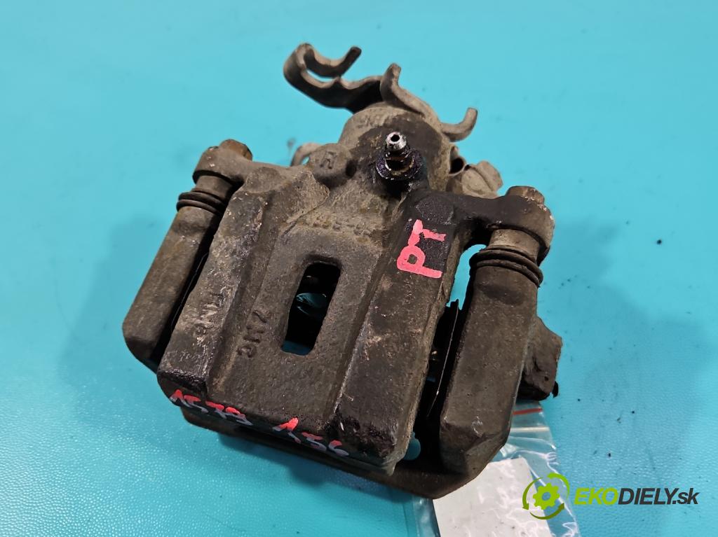 Mitsubishi Eclipse Cross  1.5 T 163 hp manual 120 kW 1499 cm3 5- brzdič zadní pravý  (Klika dveří ostatní)