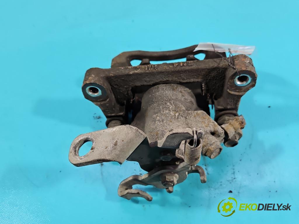 Mitsubishi Eclipse Cross  1.5 T 163 hp manual 120 kW 1499 cm3 5- brzdič zadní pravý  (Klika dveří ostatní)