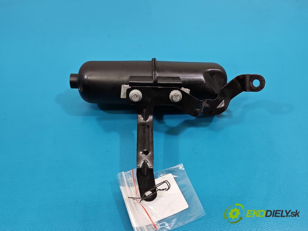 Jaguar F-Pace 16- 2.0d 241KM automatic 177 kW 1999 cm3 5- Nádrž: vzduchu H7A32B925AB (Obal vzduchového filtra)