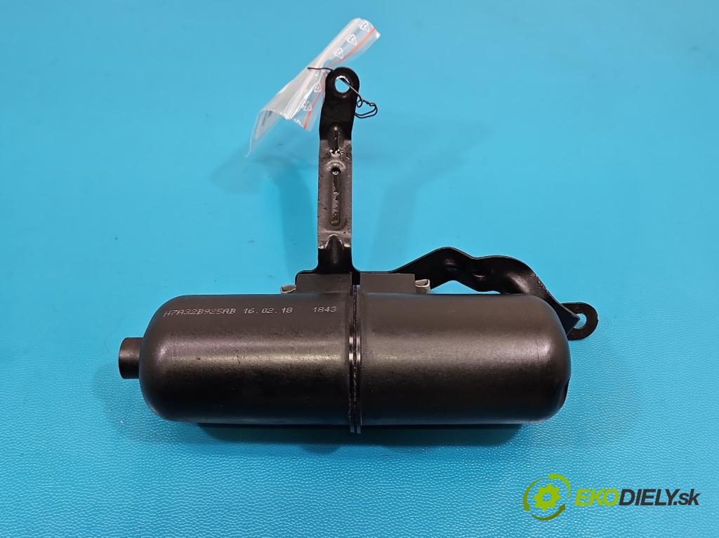 Jaguar F-Pace 16- 2.0d 241KM automatic 177 kW 1999 cm3 5- Nádrž: vzduchu H7A32B925AB (Obal vzduchového filtra)