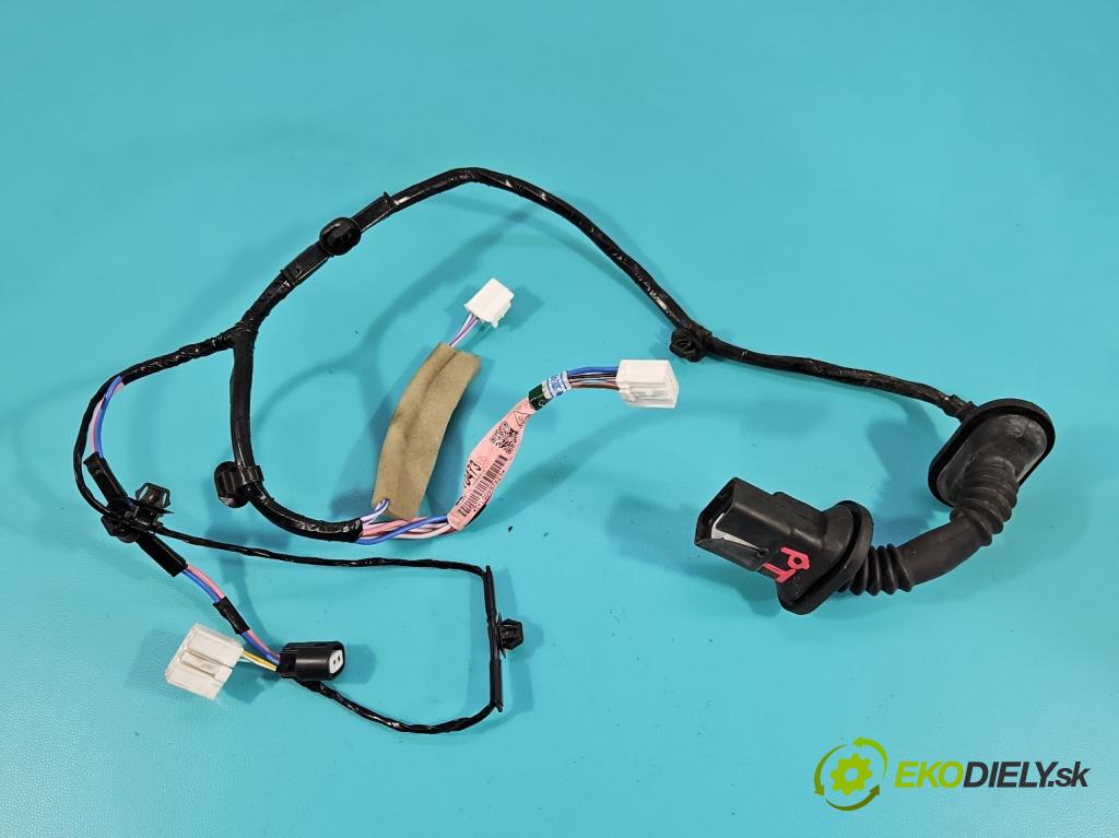 Mitsubishi Eclipse Cross  1.5 T 163 HP manual 120 kW 1499 cm3 5- Zväzok: dvere zadné pravých 8512D473