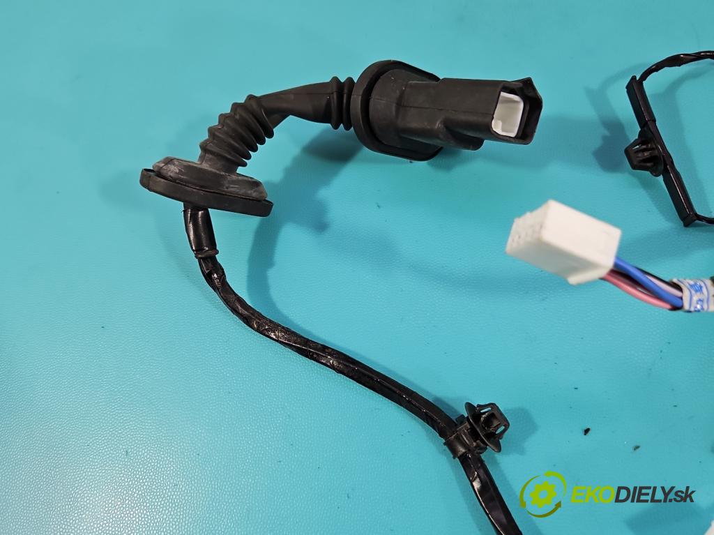 Mitsubishi Eclipse Cross  1.5 T 163 hp manual 120 kW 1499 cm3 5- Balíček: dveře zadní pravých 8512D473