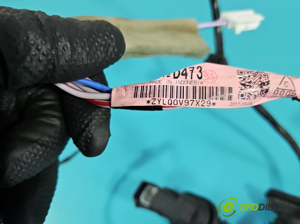 Mitsubishi Eclipse Cross  1.5 T 163 hp manual 120 kW 1499 cm3 5- Balíček: dveře zadní pravých 8512D473