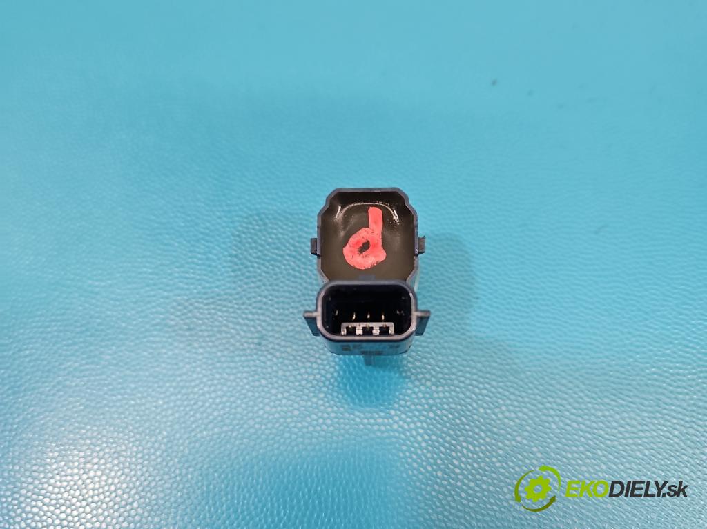 Mitsubishi Eclipse Cross  1.5 T 163 HP manual 120 kW 1499 cm3 5- snímač parkovaní: 990L00