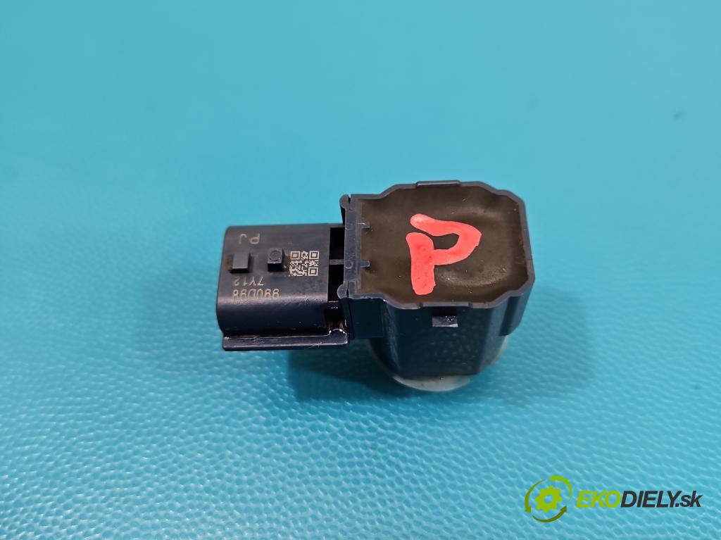 Mitsubishi Eclipse Cross  1.5 T 163 HP manual 120 kW 1499 cm3 5- snímač parkovaní: 990D98