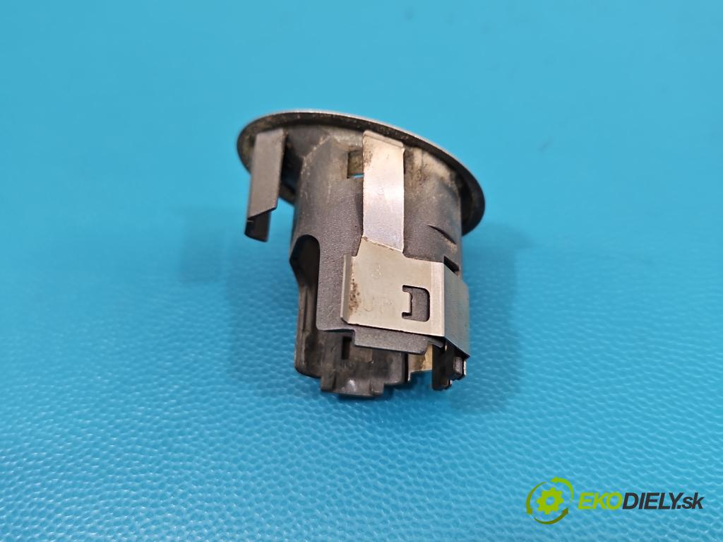 Mitsubishi Eclipse Cross  1.5 T 163 hp manual 120 kW 1499 cm3 5- Upevnění: 990L237Z20PJ