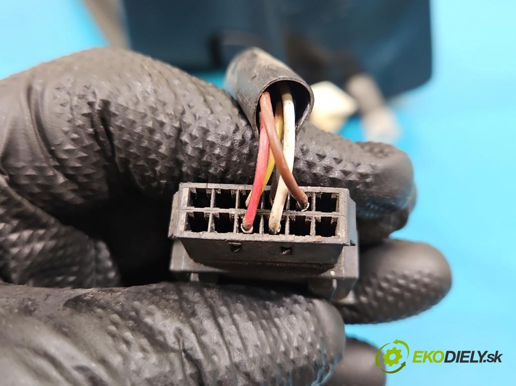 Ford Galaxy Mk1 1995-2006 2.3 16V 140 HP manual 103 kW 2295 cm3 5- zrkadlo ľavé 010414 (Kľučka dverí ostatné)