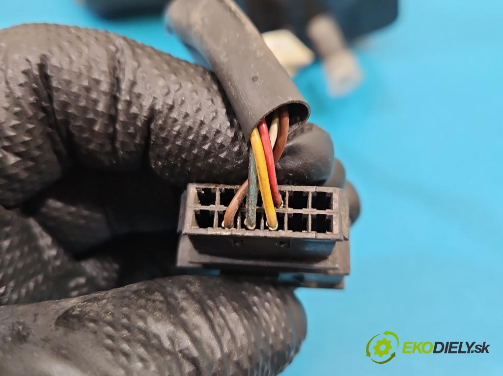 Ford Galaxy Mk1 1995-2006 2.3 16V 140 HP manual 103 kW 2295 cm3 5- zrkadlo ľavé 010414 (Kľučka dverí ostatné)